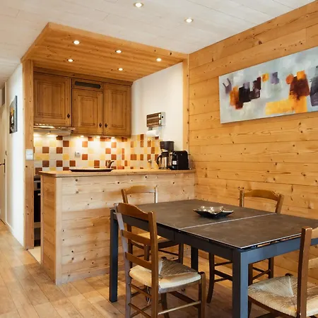 3***, Chaleureux, 3 Pieces, 6 Pers., Proche Pistes Et Commerces, Wifi - Fr-1-304-77 Apartment *