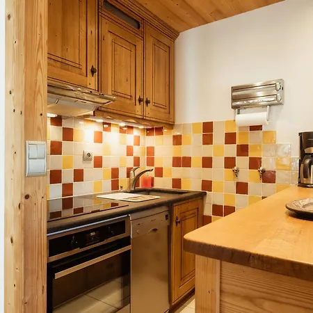 Apartment 3***, Chaleureux, 3 Pieces, 6 Pers., Proche Pistes Et Commerces, Wifi - Fr-1-304-77