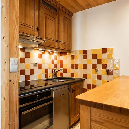 Apartman 3*, Chaleureux, 6 Pers., Proche Pistes & Commerces, Wifi - Fr-1-304-77 *